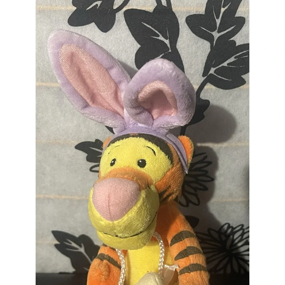 Rare Vintage Easter plush TIGGER with bunny ears and basket Disney Store
